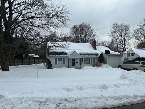 Photo of 17 Janet Cir, Shrewsbury, MA 01545 (MLS # 73477209)