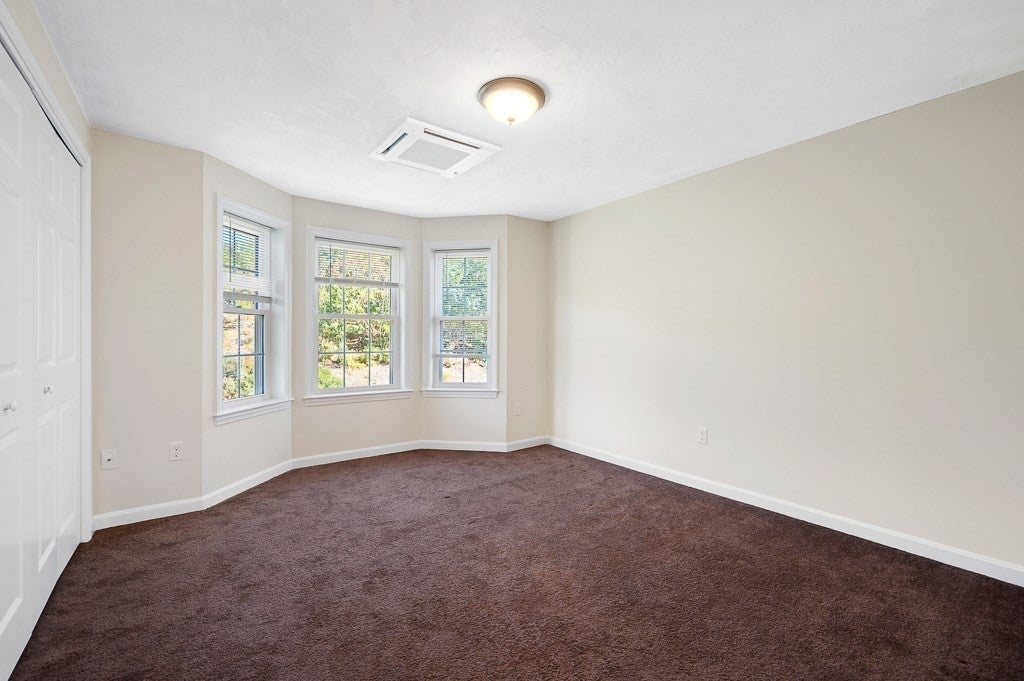 7 Snowberry Cir, Worcester, MA, 7 Snowberry Cir, Worcester, MA Photo #21