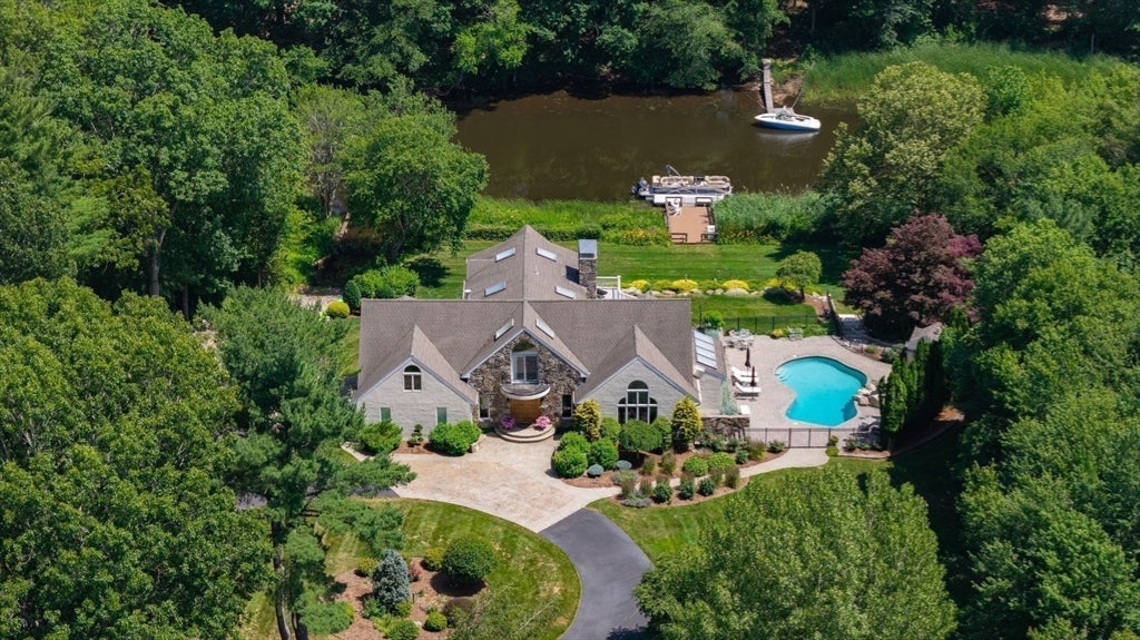 112 River Rd, Hanover, MA Photo #40
