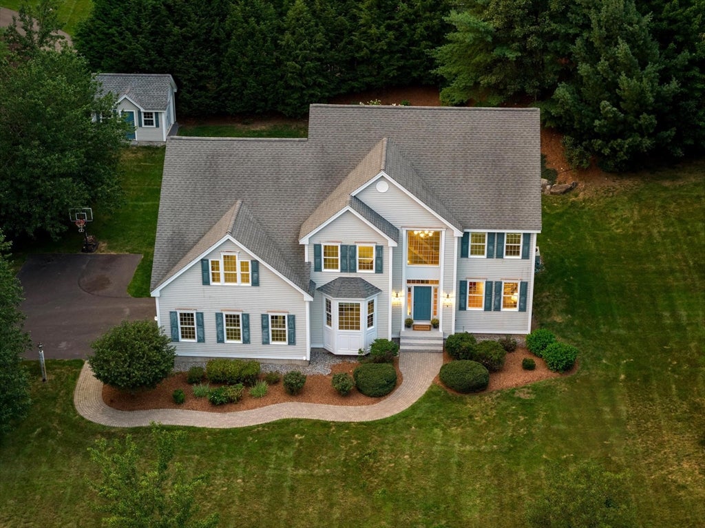 8 Trailside Way