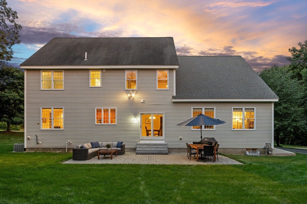 8 Trailside Way