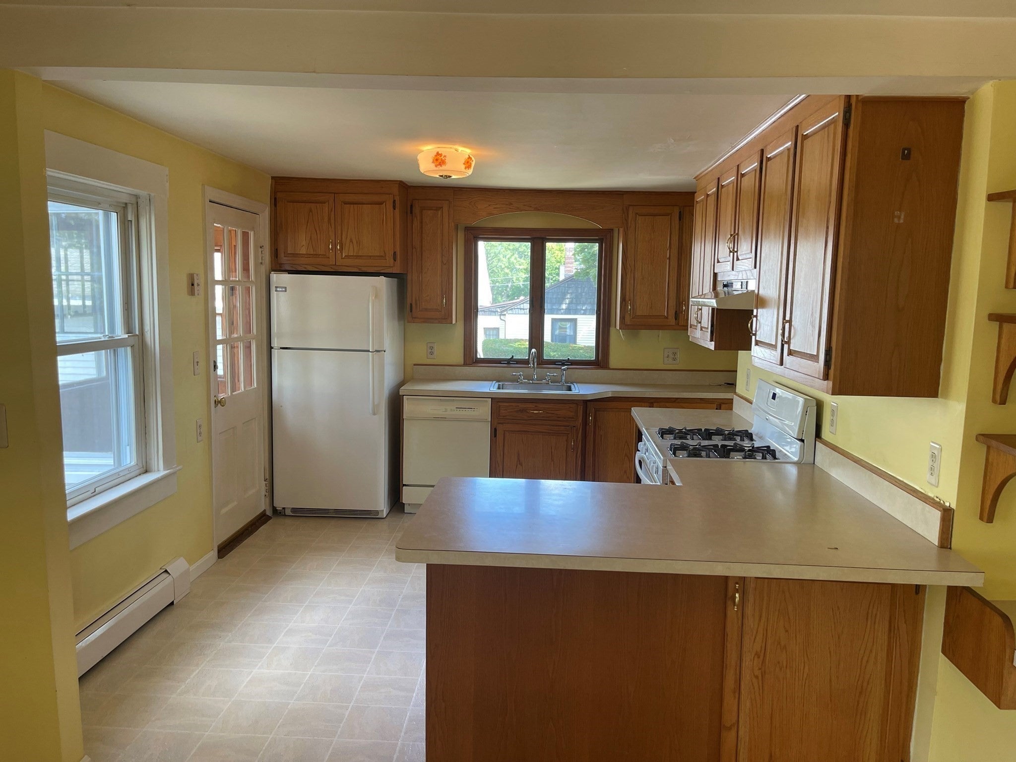 35 Sparks Street, Lowell, MA, 35 Sparks Street, Lowell, MA Photo #3