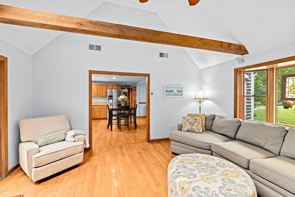 109 Thayer Dr