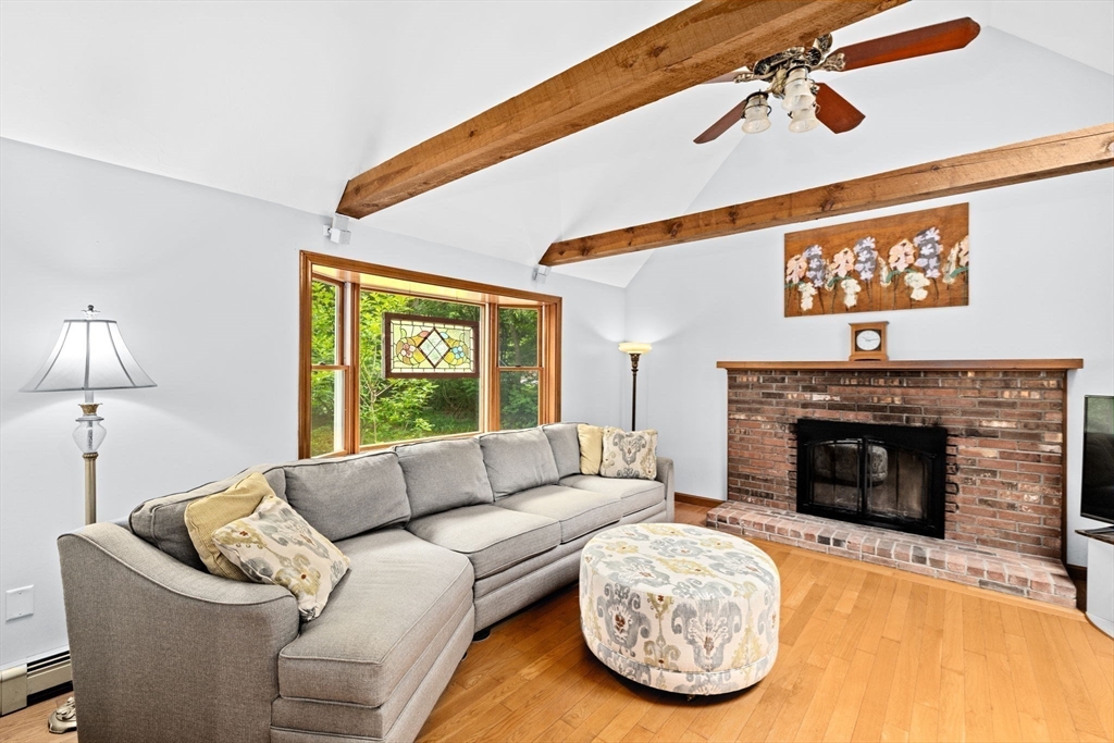 109 Thayer Dr