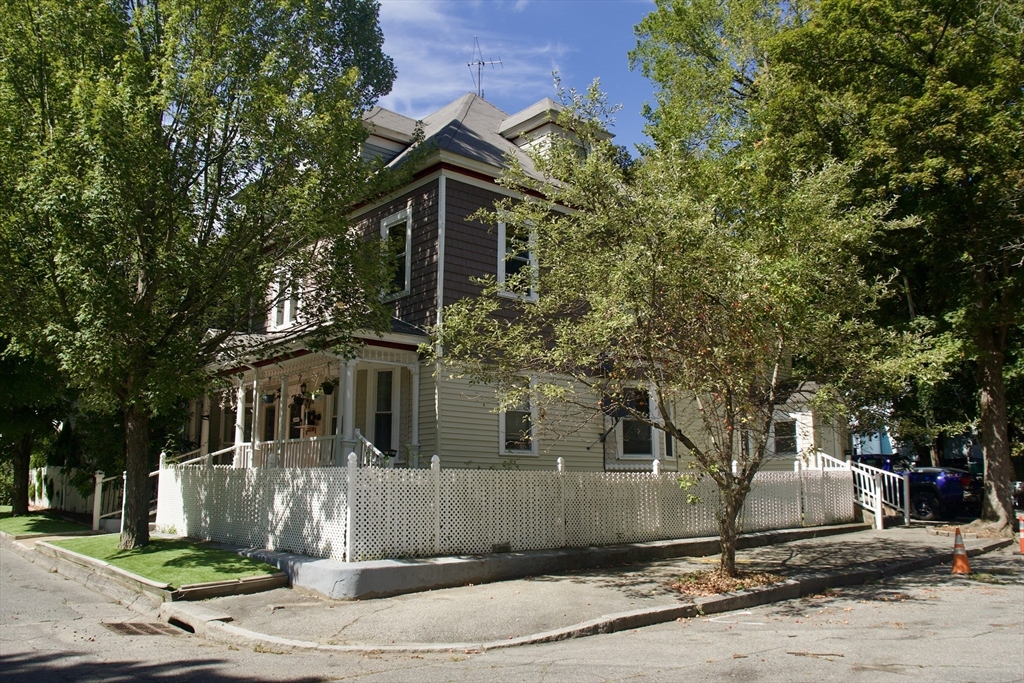 1 Clive St