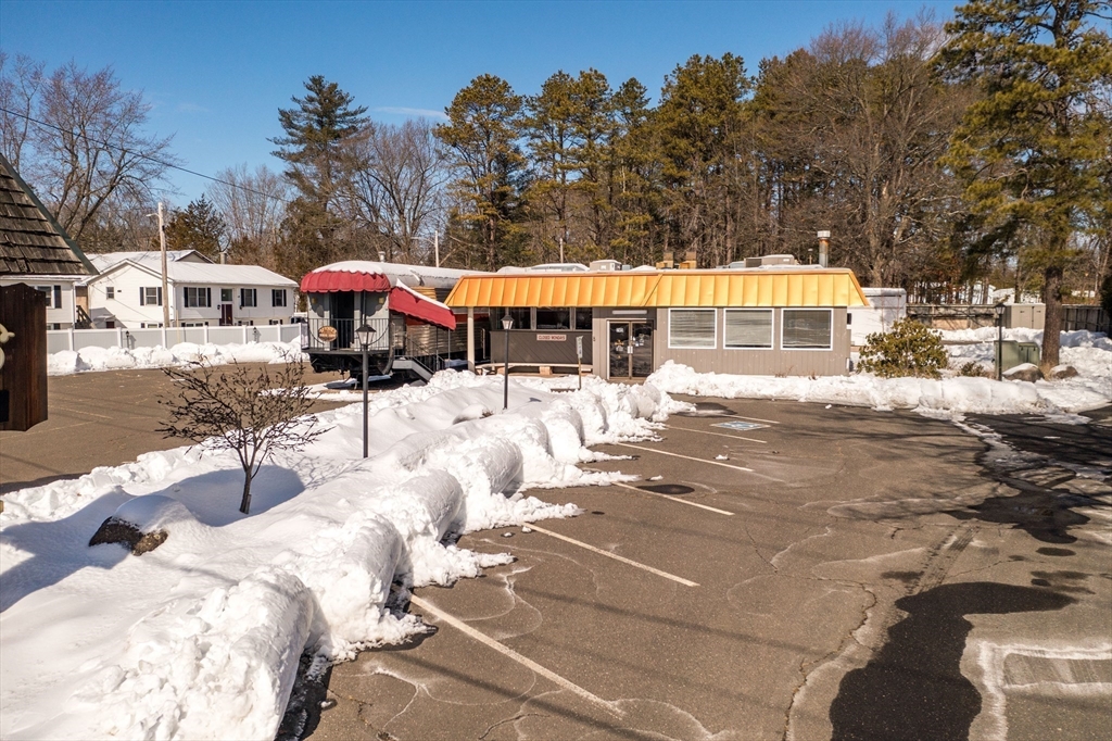 Chicopee, Massachusetts 01020, United States, ,2 BathroomsBathrooms,Residential,Active,104789