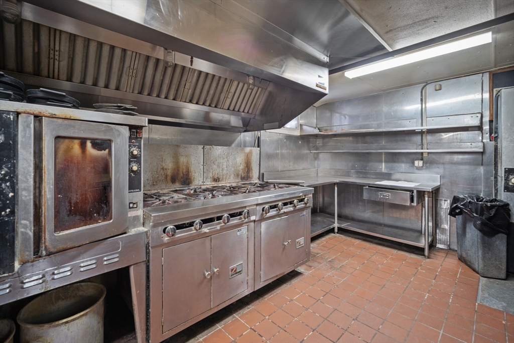 Chicopee, Massachusetts 01020, United States, ,2 BathroomsBathrooms,Residential,Active,104789