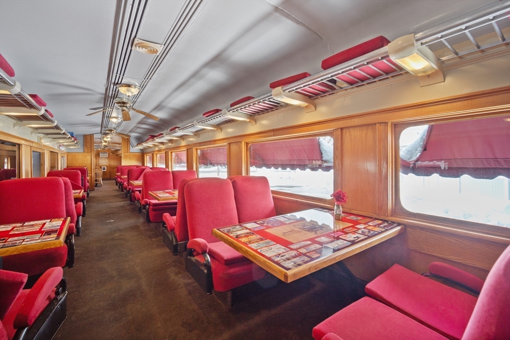 Chicopee, Massachusetts 01020, United States, ,2 BathroomsBathrooms,Residential,Active,104789