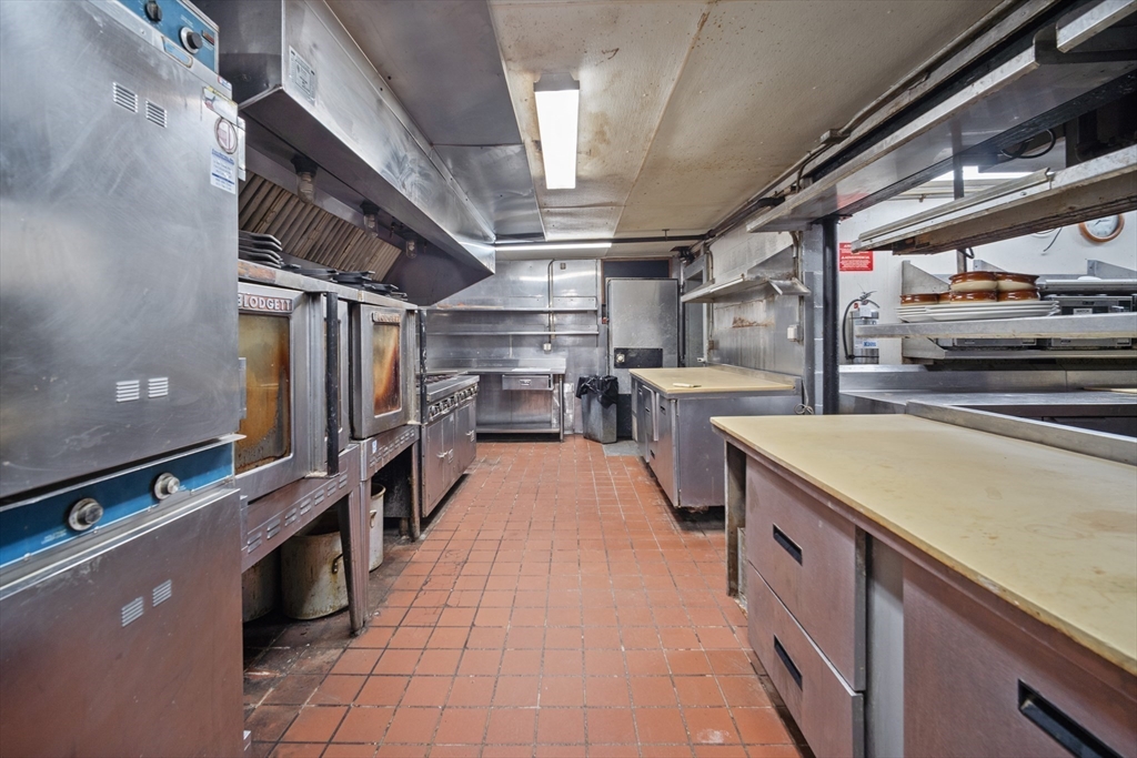 Chicopee, Massachusetts 01020, United States, ,2 BathroomsBathrooms,Residential,Active,104789