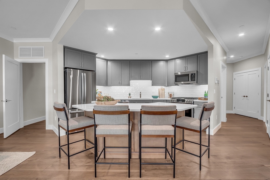 55 Pointe Place 204