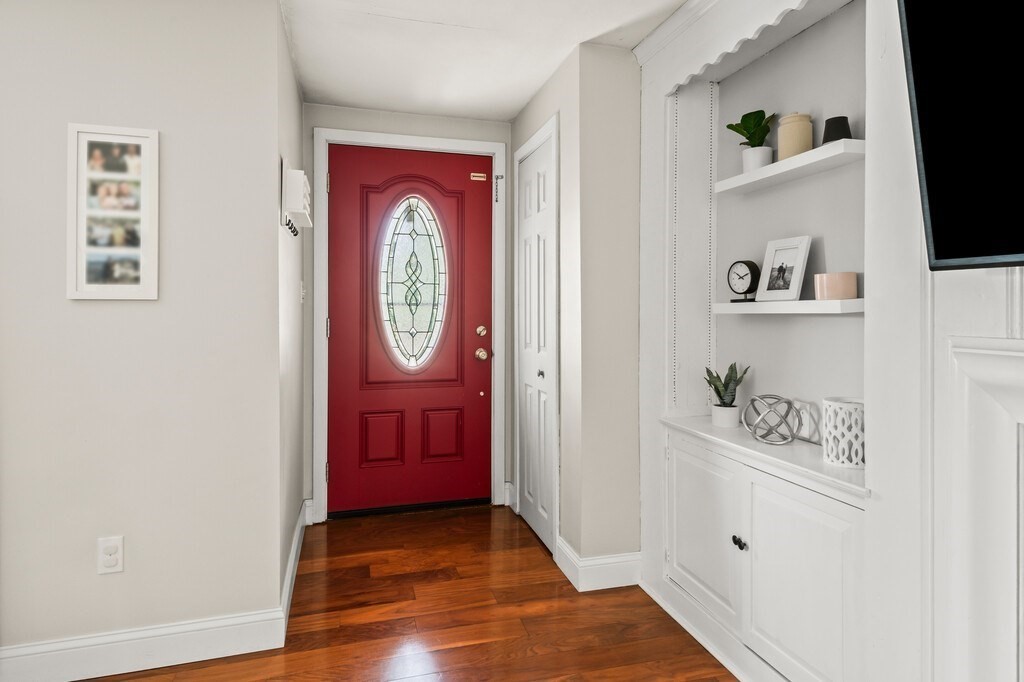 97 Crescent St