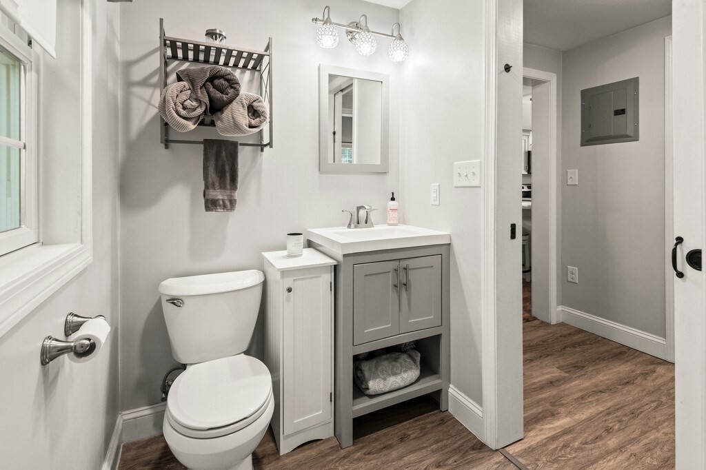 Shrewsbury, Massachusetts 01545, United States, 4 Bedrooms Bedrooms, ,2 BathroomsBathrooms,Residential,Active,172148