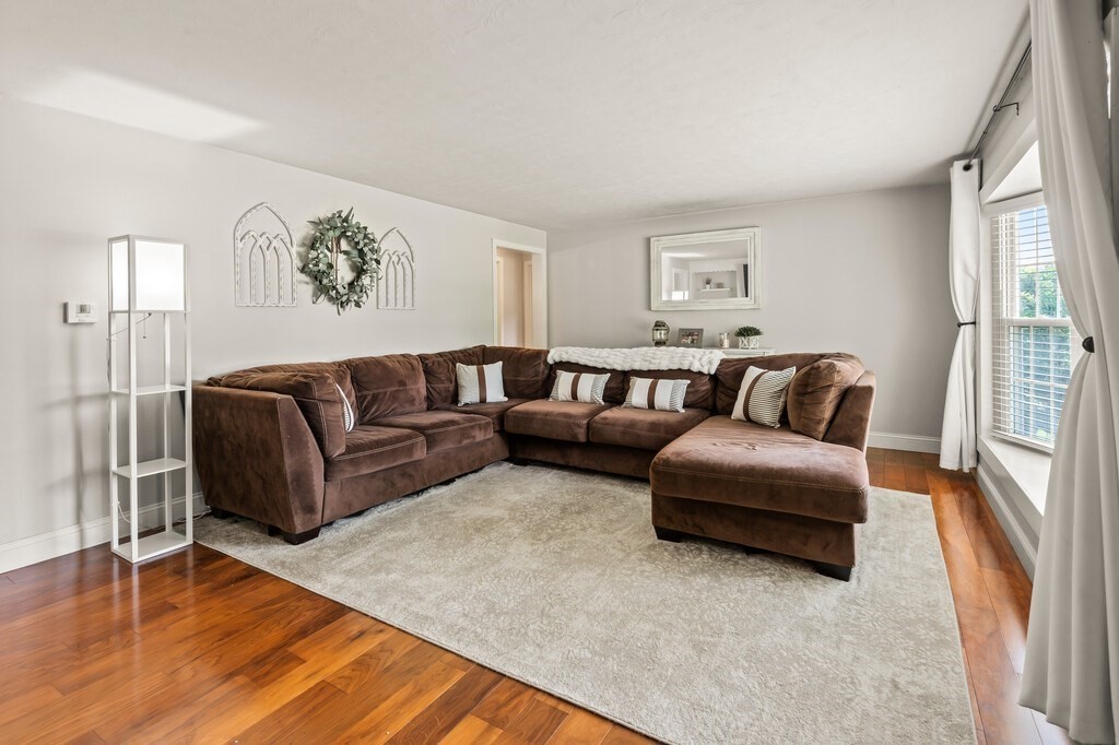 97 Crescent St