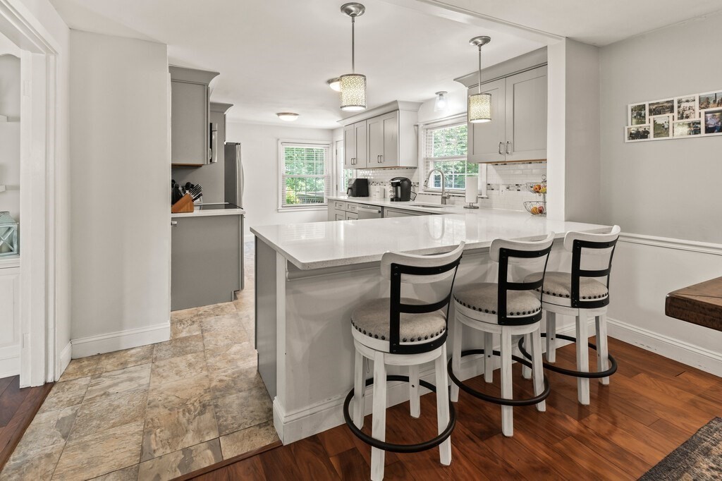 Shrewsbury, Massachusetts 01545, United States, 4 Bedrooms Bedrooms, ,2 BathroomsBathrooms,Residential,Active,172148