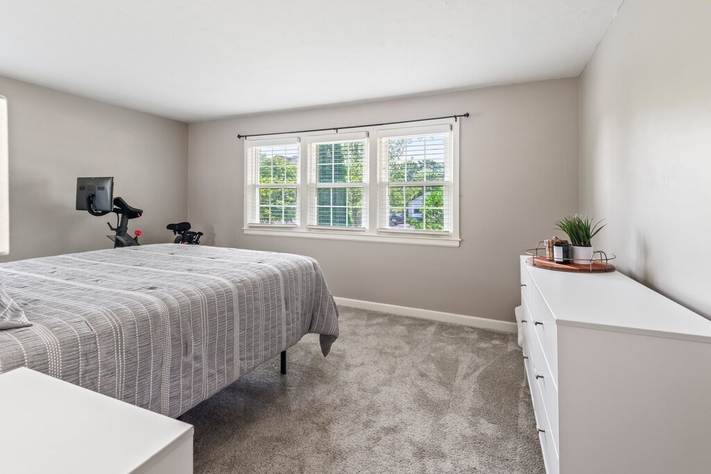 Shrewsbury, Massachusetts 01545, United States, 4 Bedrooms Bedrooms, ,2 BathroomsBathrooms,Residential,Active,172148