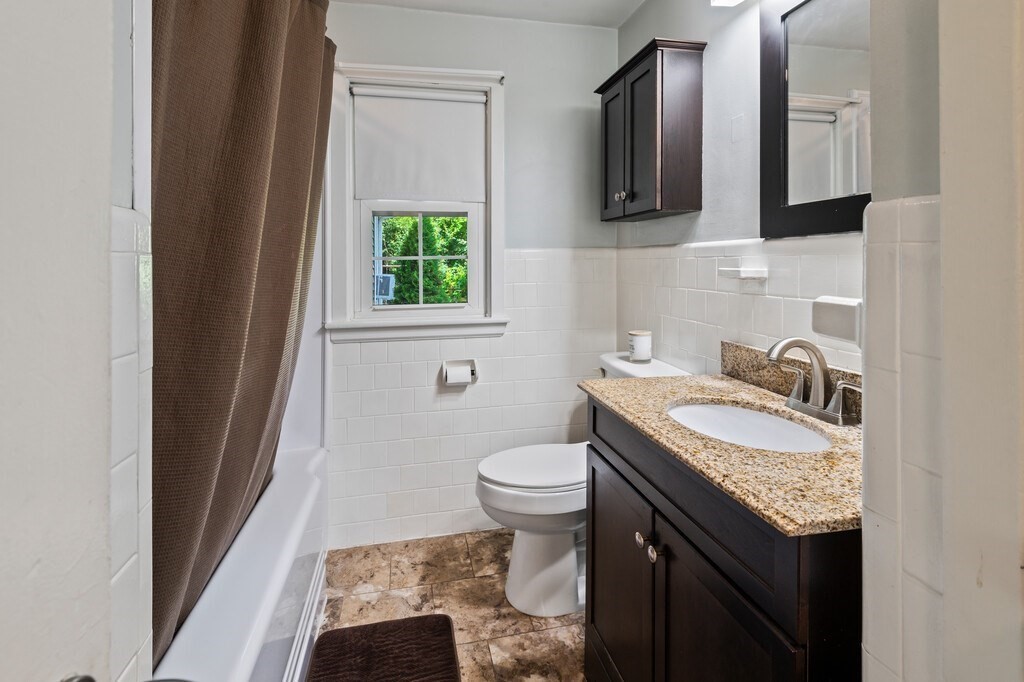 Shrewsbury, Massachusetts 01545, United States, 4 Bedrooms Bedrooms, ,2 BathroomsBathrooms,Residential,Active,172148