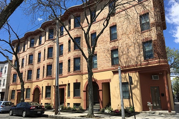 Photo 1 of 7 — 110 Willow St 02, Cambridge, MA 02141