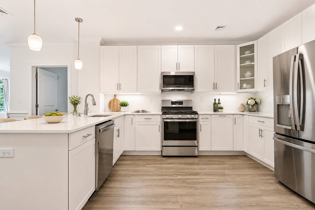 320 Middlesex Ave E307