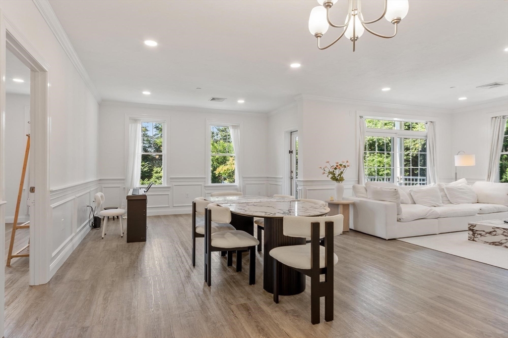 320 Middlesex Ave E307