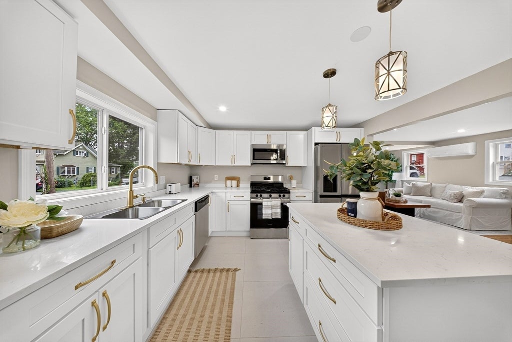 11 S Berryman St, Westport, MA Photo #3