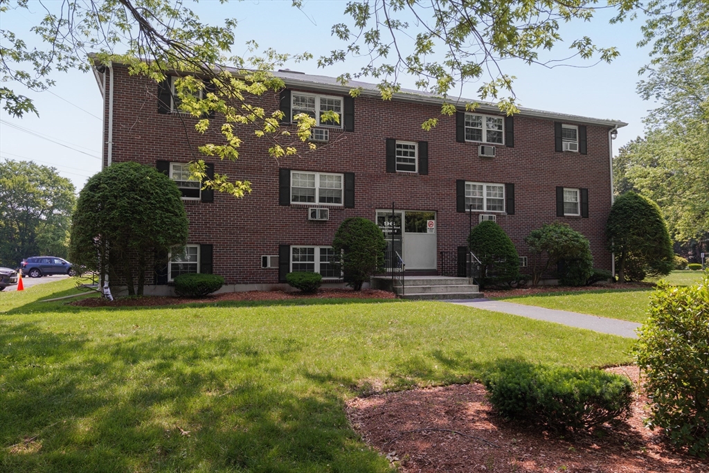 96 Richardson Road B25