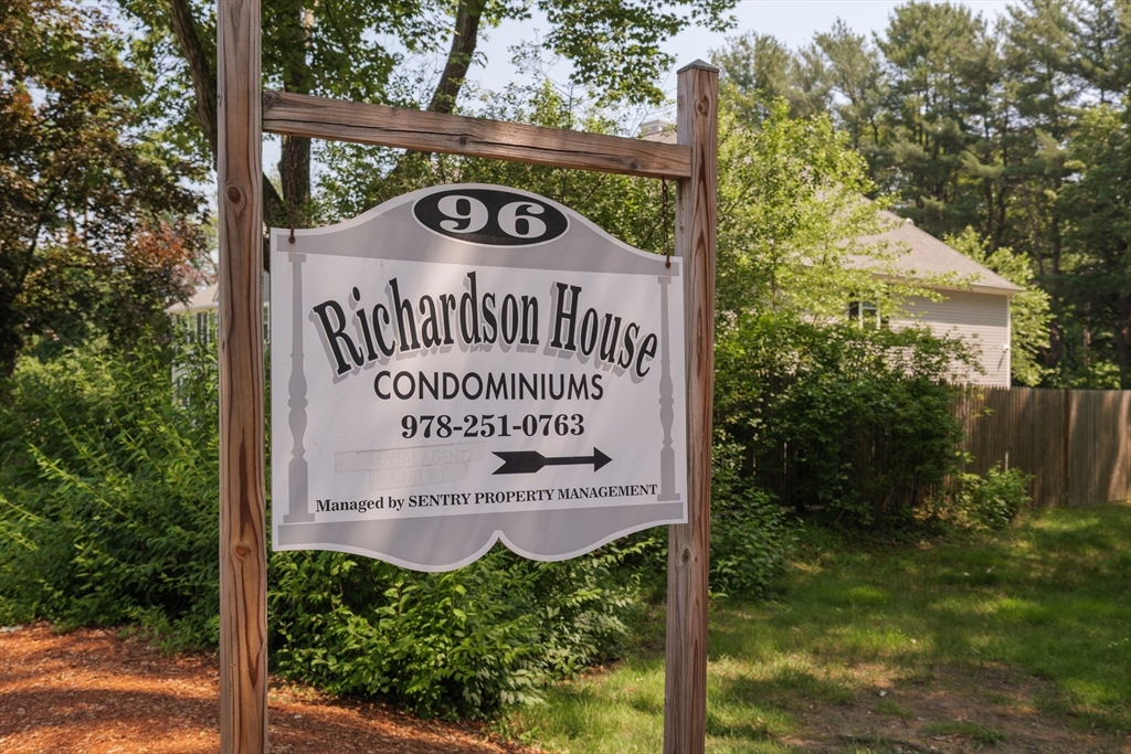 96 Richardson Road B25