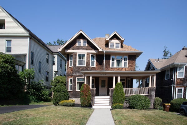888 ROCK ST, FALL RIVER, MA 02720 - Image d77cc7cebcd3102f4fa67e849513e321/877653064