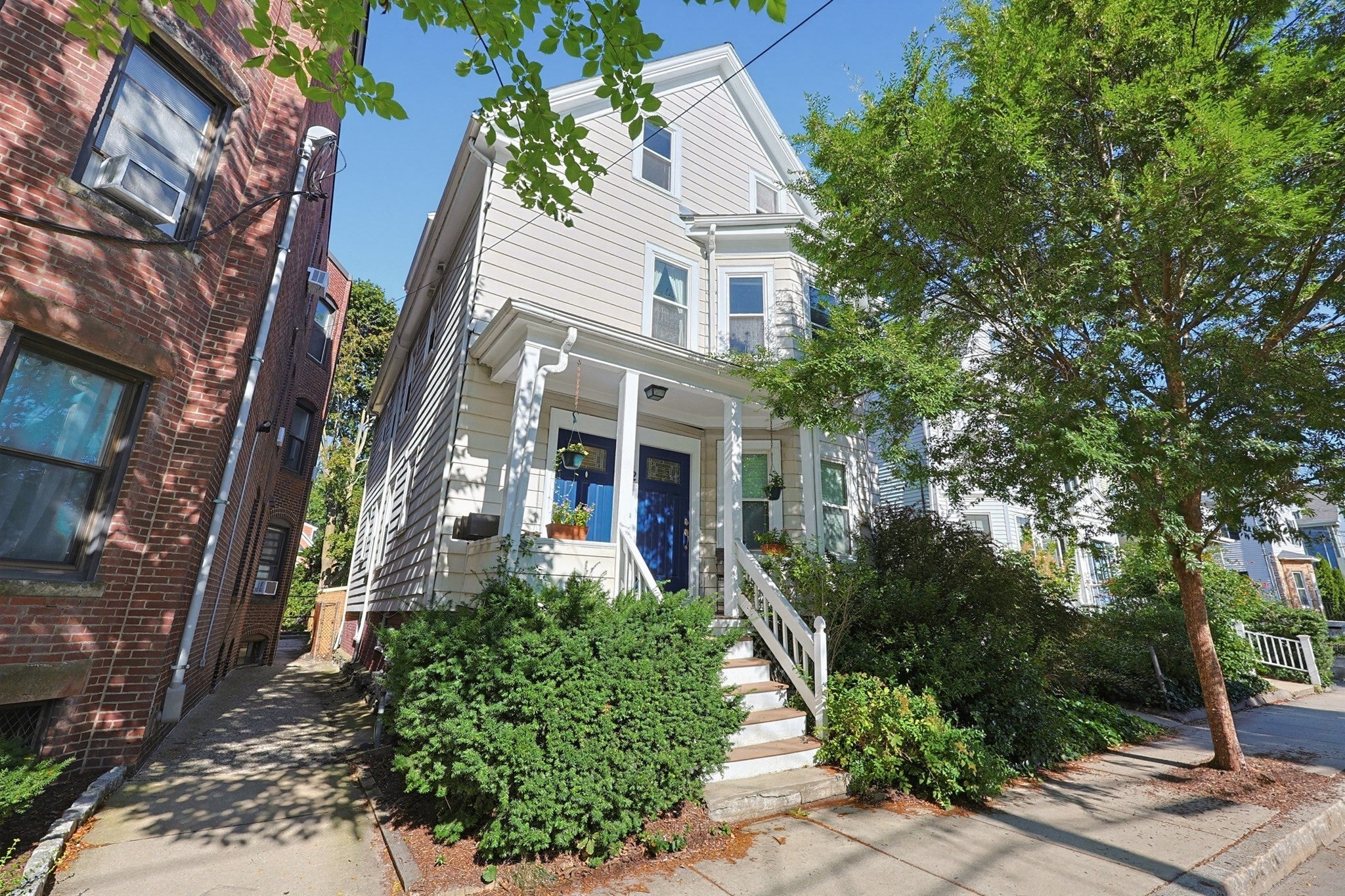 42 Cedar St #3, Somerville, MA, 42 Cedar St #3, Somerville, MA Photo #1