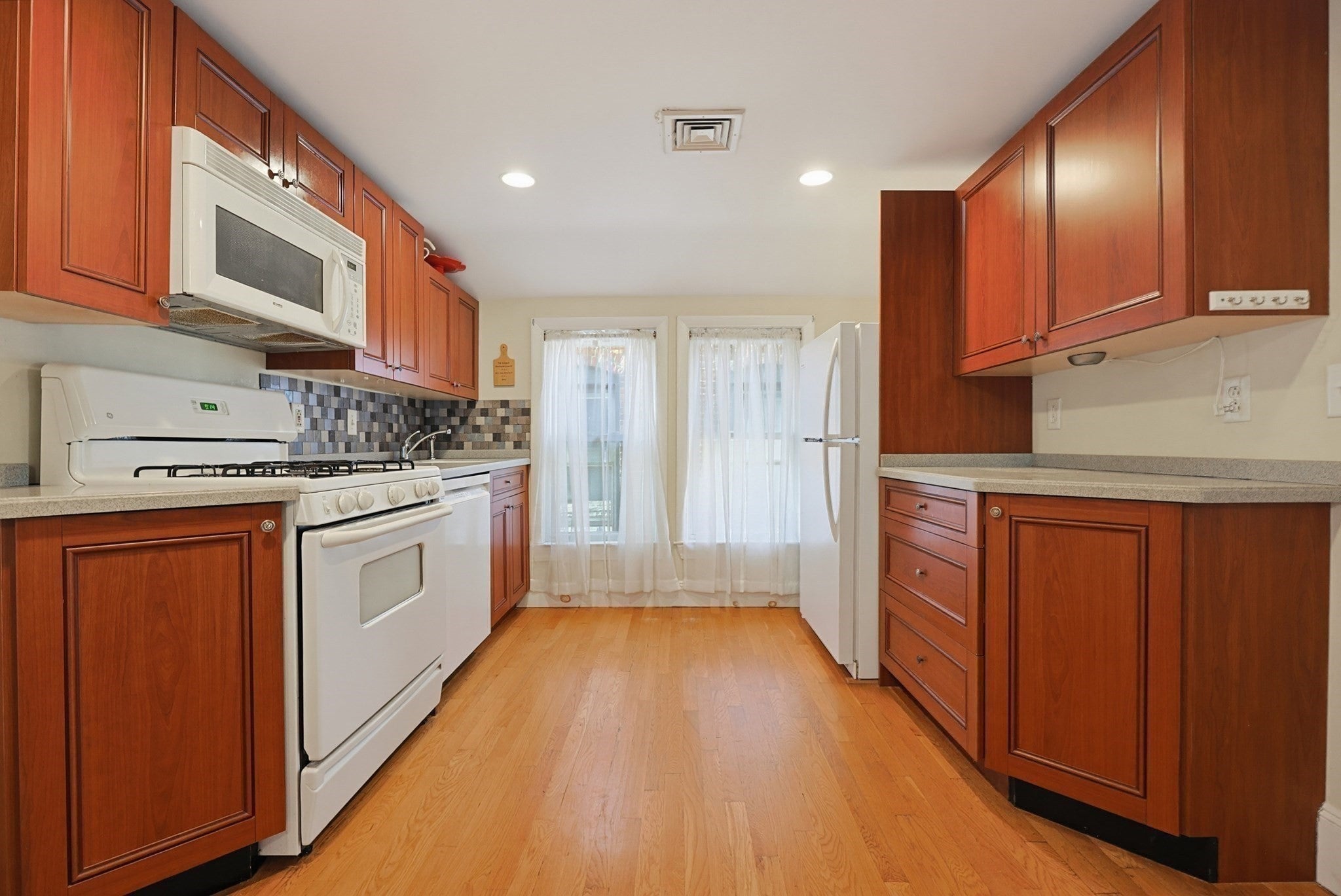 42 Cedar St #3, Somerville, MA, 42 Cedar St #3, Somerville, MA Photo #22