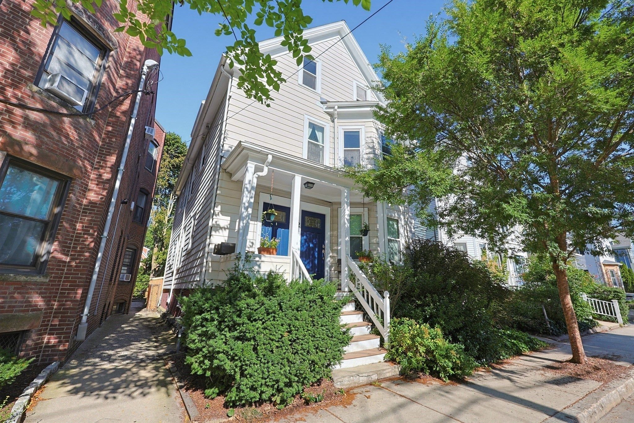 42 Cedar St #3, Somerville, MA, 42 Cedar St #3, Somerville, MA Photo #2