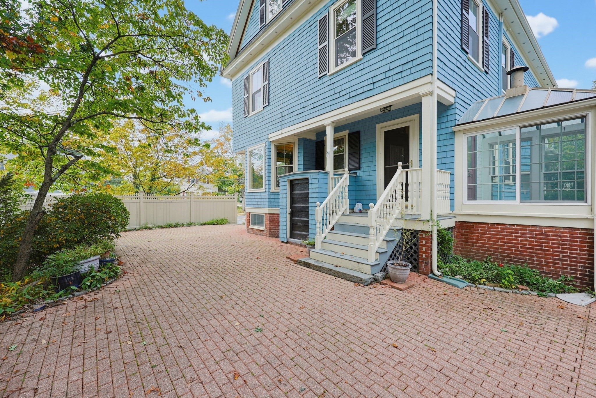 45 Holden St
