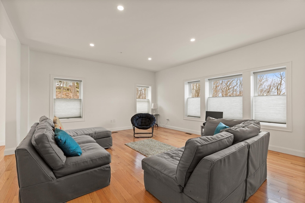 33 Dominion Rd C