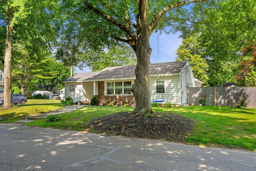 42 Myrtle Ave