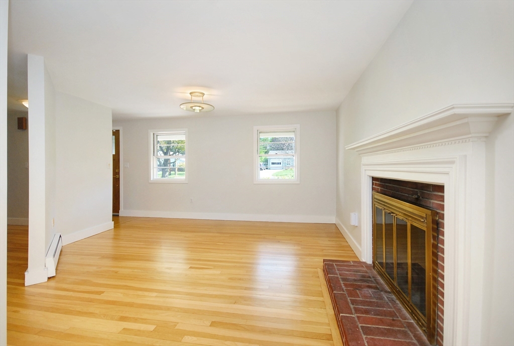 40 Red Barn Rd, Wayland, MA Photo #3
