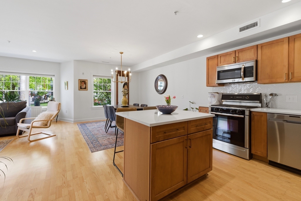 135 Willow Ave #4, Somerville, MA Photo #2
