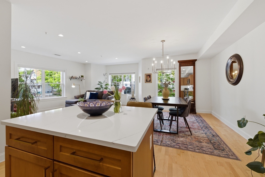 135 Willow Ave #4, Somerville, MA Photo #18