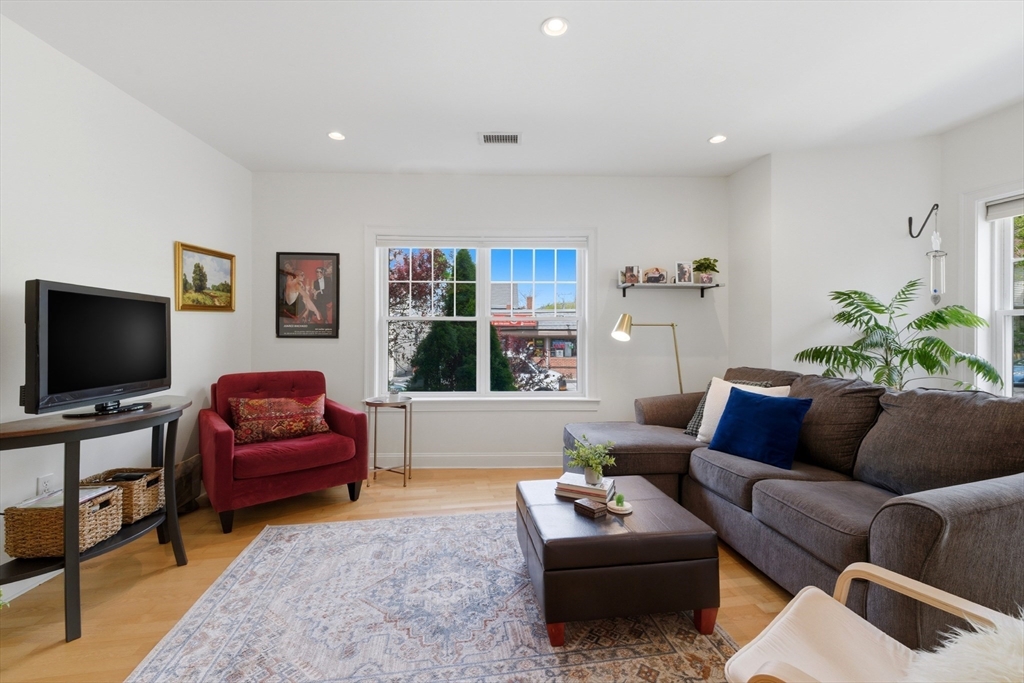 135 Willow Ave #4, Somerville, MA Photo #25