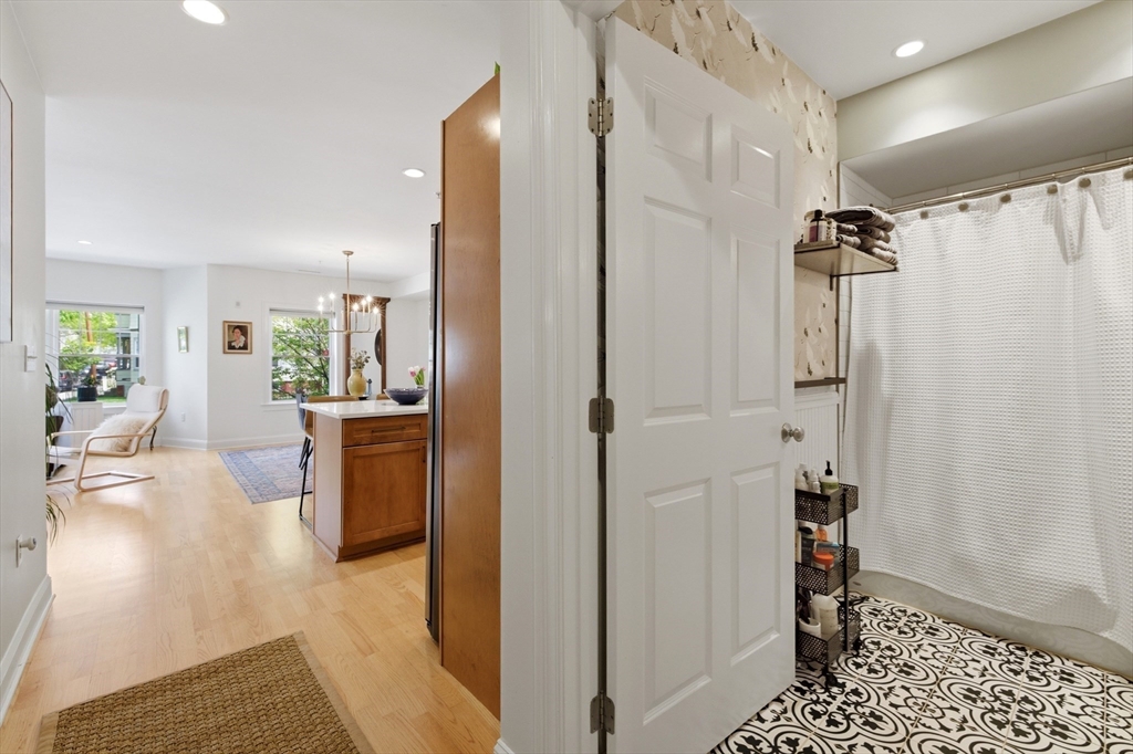135 Willow Ave #4, Somerville, MA Photo #8