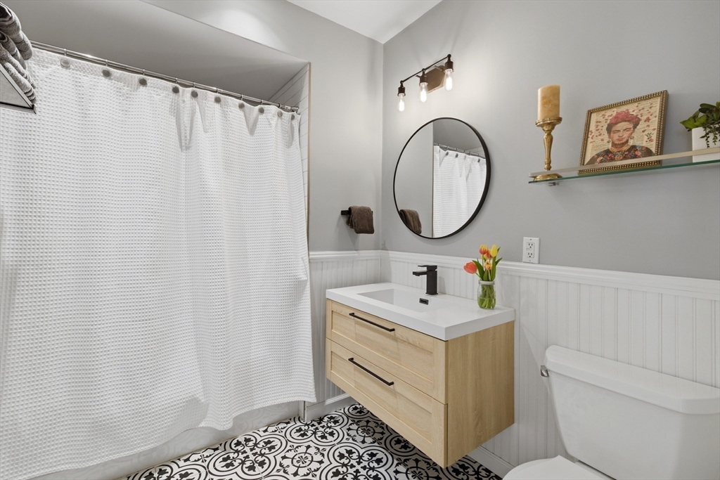135 Willow Ave #4, Somerville, MA Photo #9