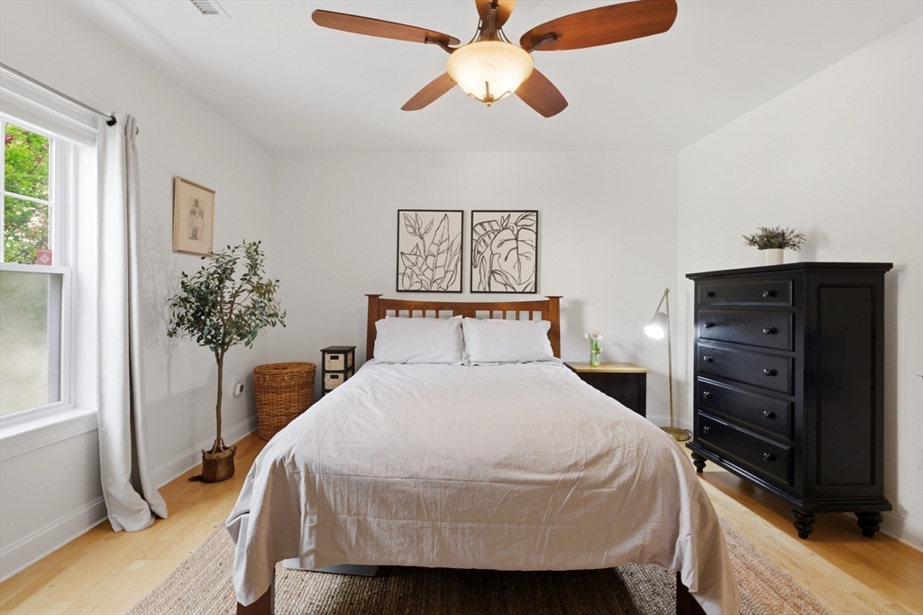 135 Willow Ave #4, Somerville, MA Photo #11