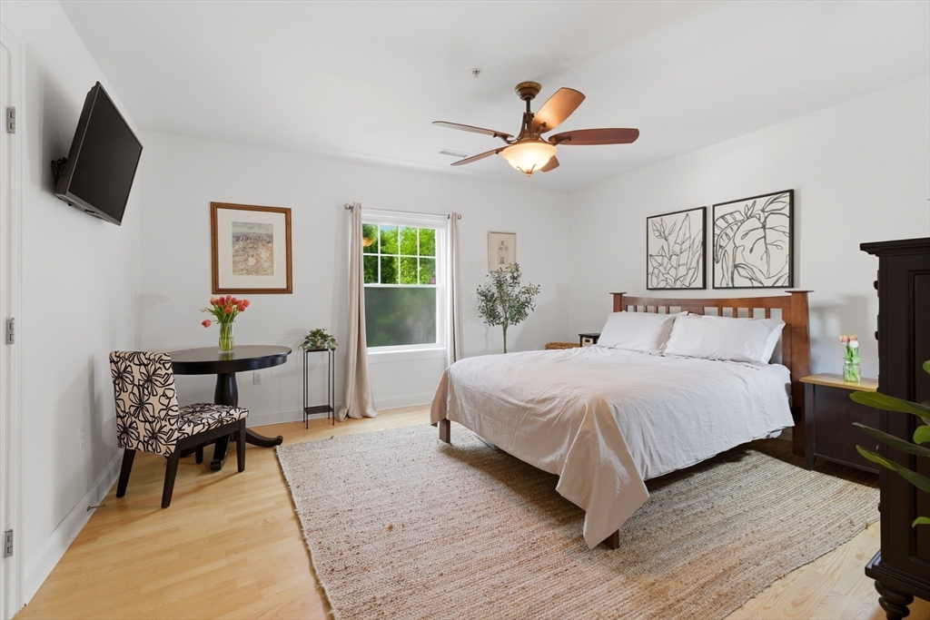 135 Willow Ave #4, Somerville, MA Photo #5
