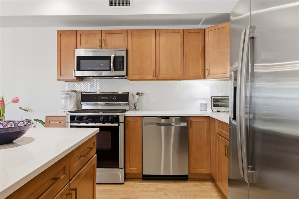 135 Willow Ave #4, Somerville, MA Photo #15