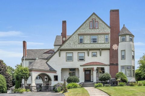 32 Belmont Ave Lowell MA 01852