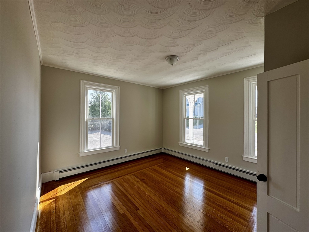 37 Oakes Ave, Southbridge, MA Photo #7