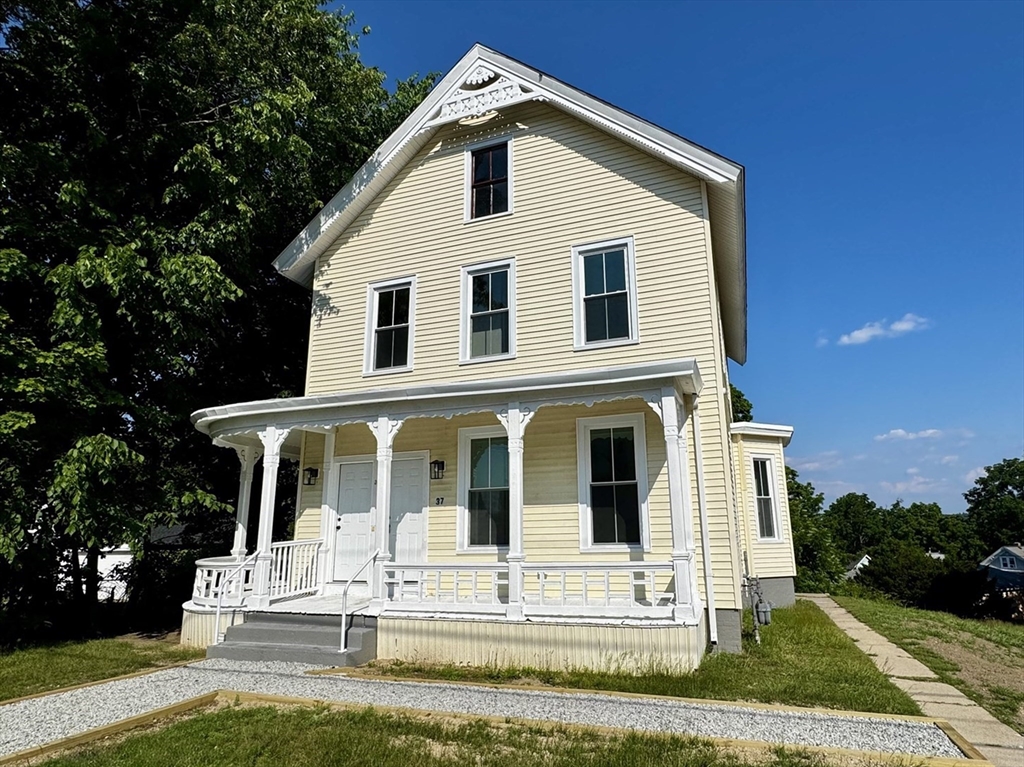Photo of 37 Oakes Ave, Southbridge, MA