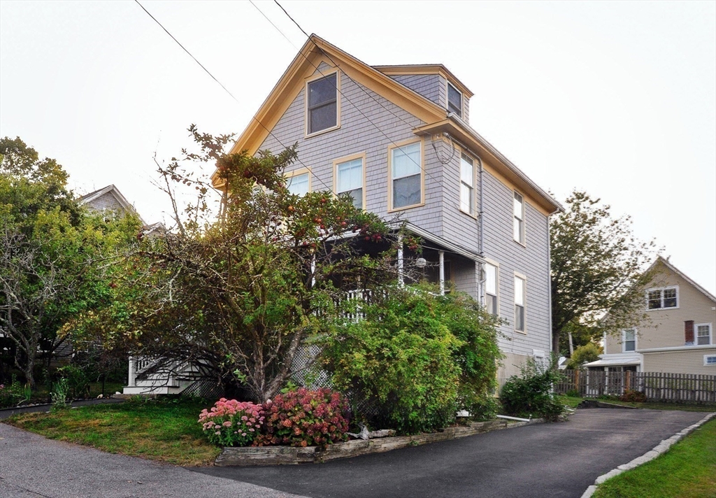 14 Highland Avenue