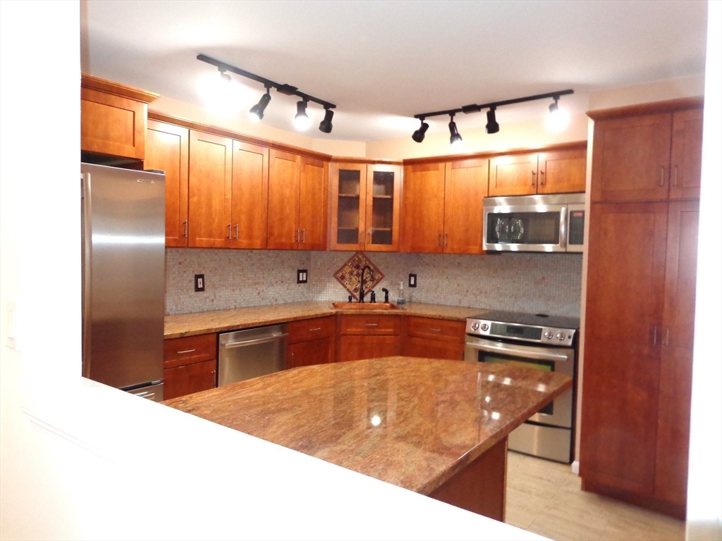 151 Coolidge Avenue 613