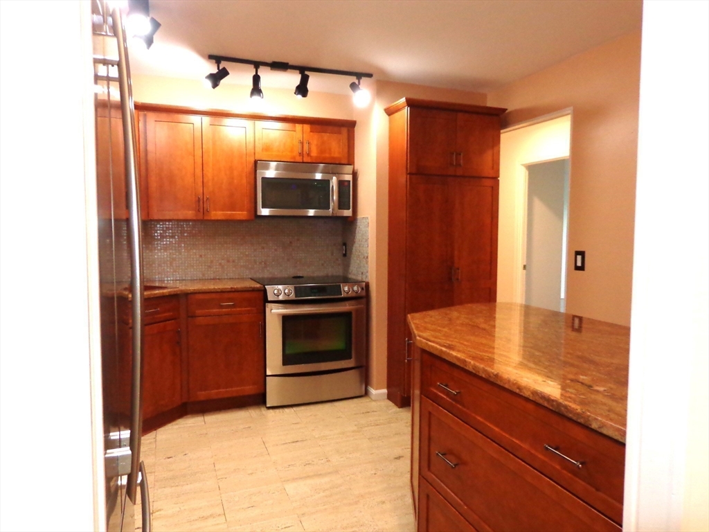 151 Coolidge Avenue 613