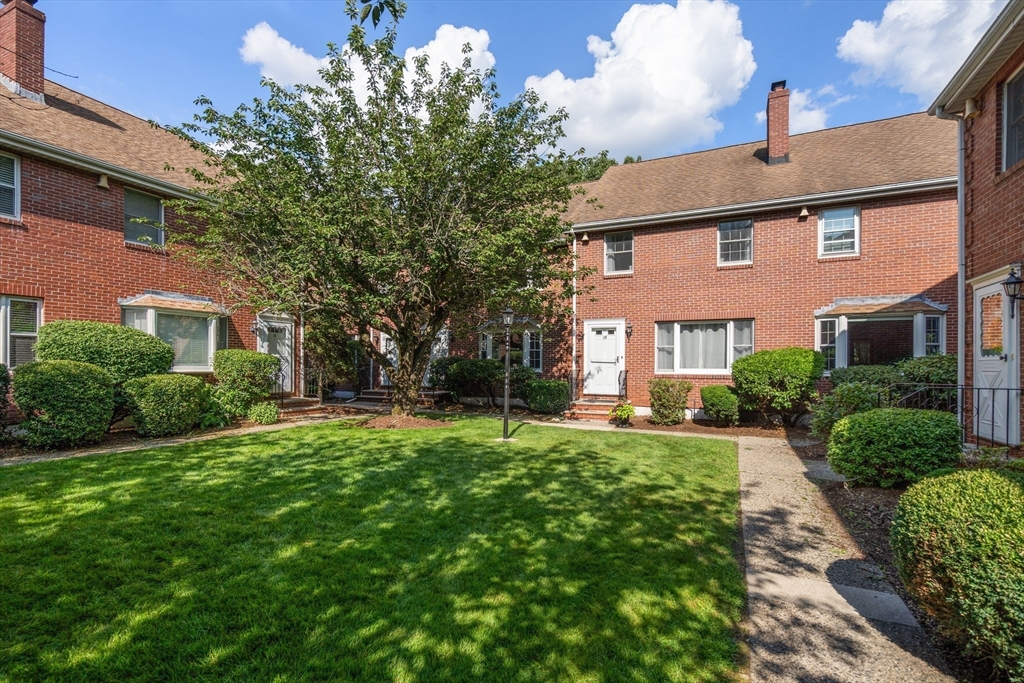 224 Park St C10