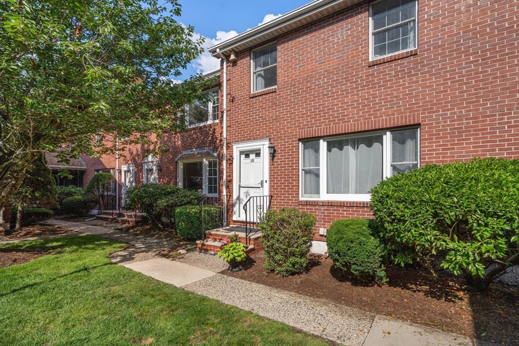 224 Park St C10
